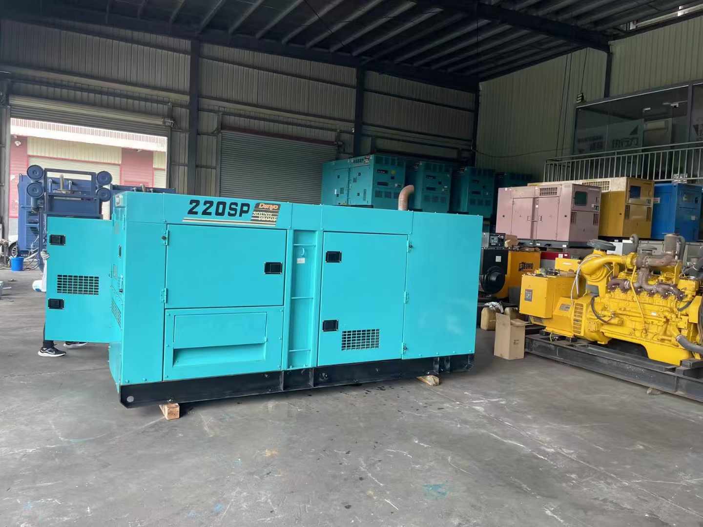 铜仁柴油发电机组长期不间断运行时，如何监控其温度和压力？