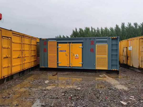 铜仁柴油发电机如何判断干式空气滤清器是否需要更换？